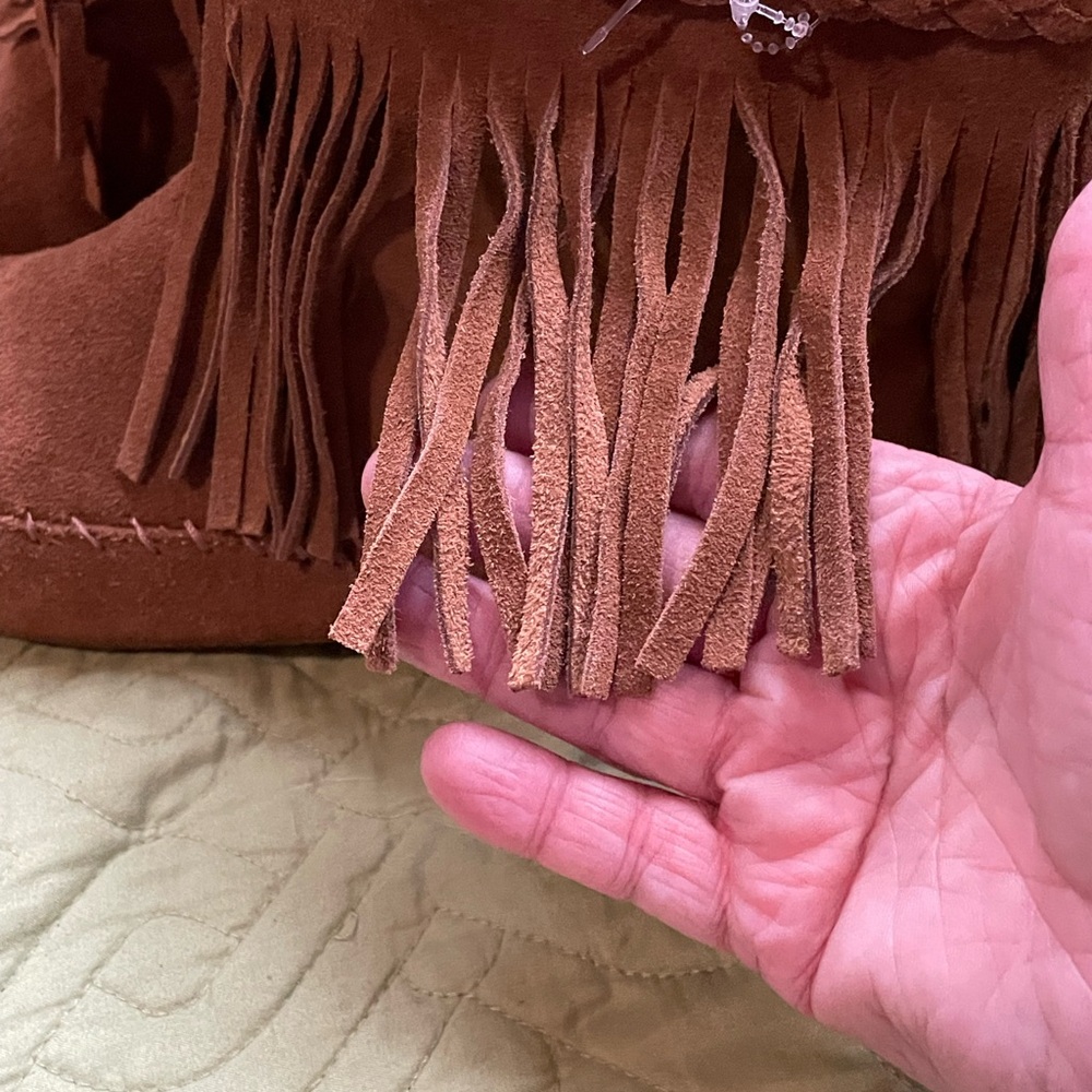 Cute moccasin type light brown Booties! Size 8.5
Pre owned-MAKULU CALIFORNIA-S - Picture 13 of 13